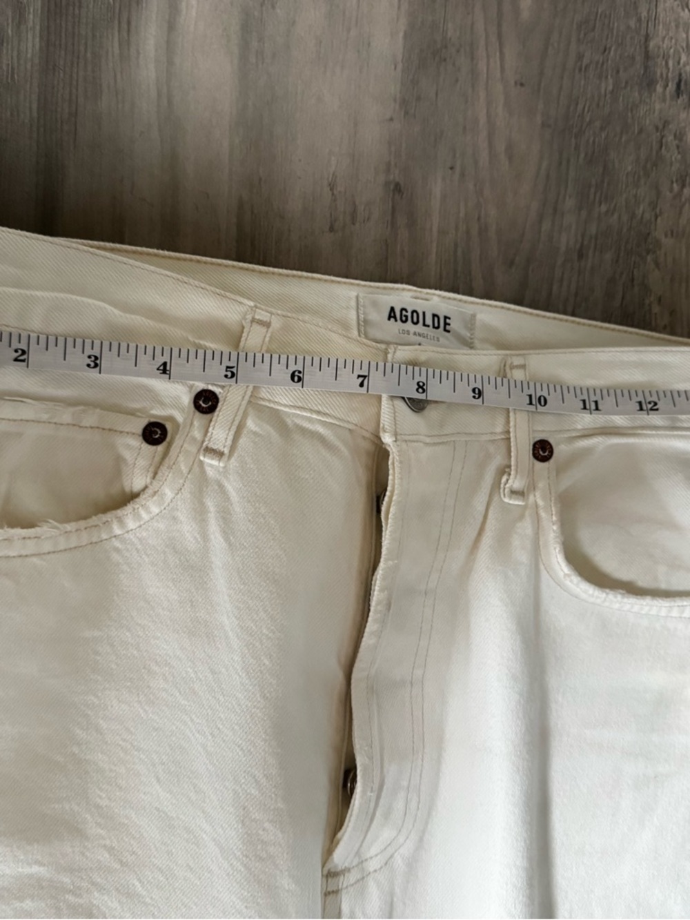 Agolde Off White Riley Distressed Cropped Jeans - Picture 8 of 11